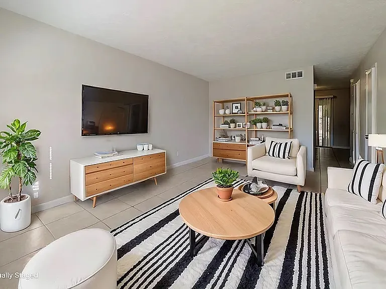Yellow Pine Townhomes — Photo 9