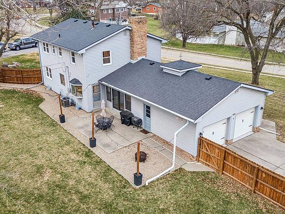 3rd image of 1016 Meadow Rd