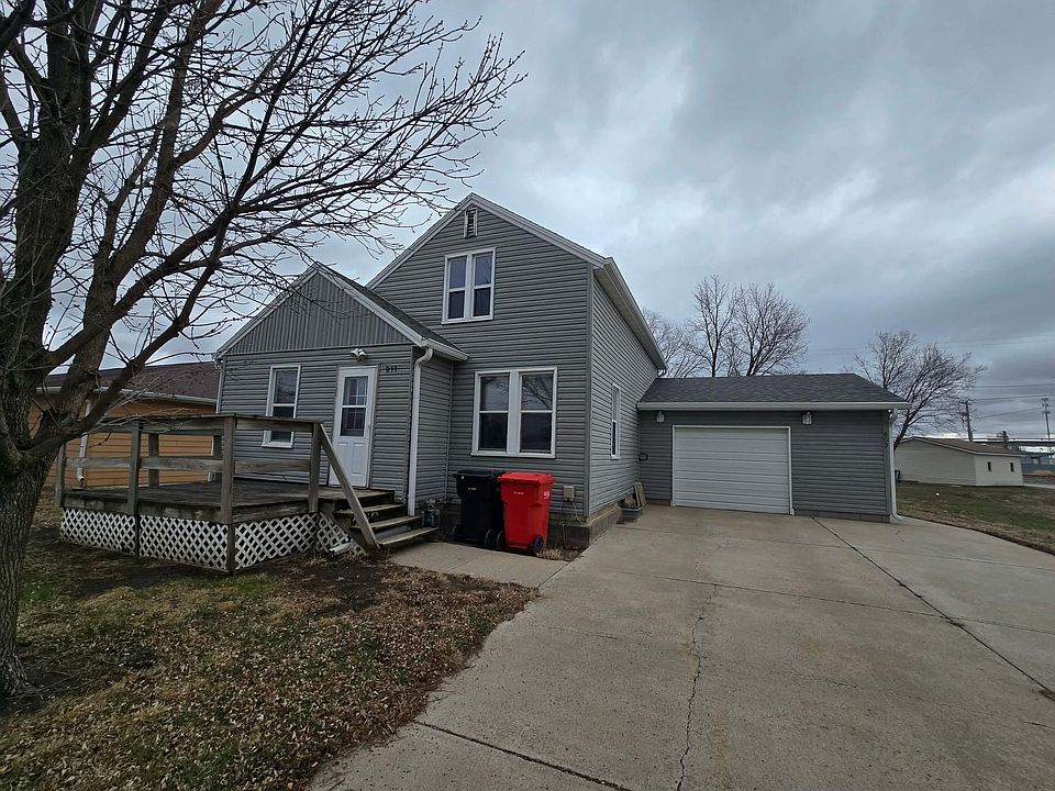 1st image of 809 Birch Rd