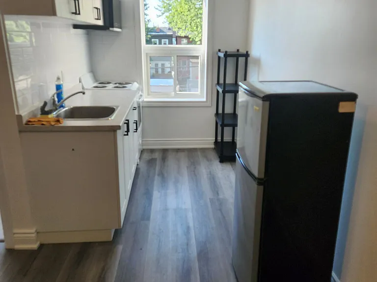 2820 Danforth Ave #210 — Photo 4