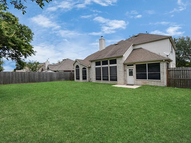 19907 Glen Lake Dr — Photo 4