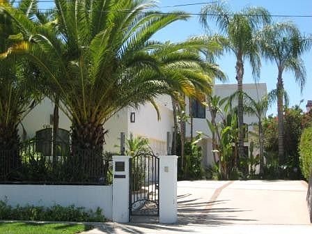 2nd image of 5095 Avenida Oriente