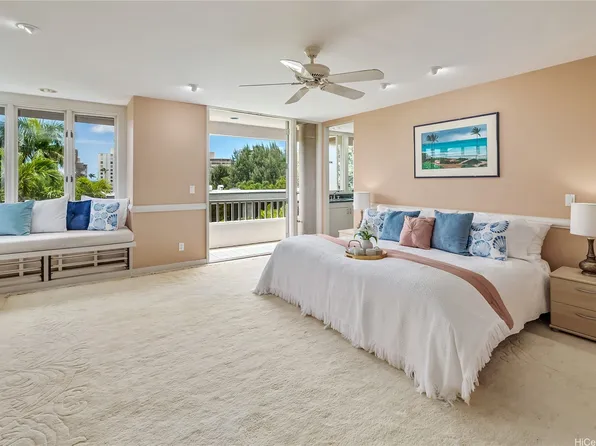 2929 Poni Moi Rd #4, Honolulu, HI 96815