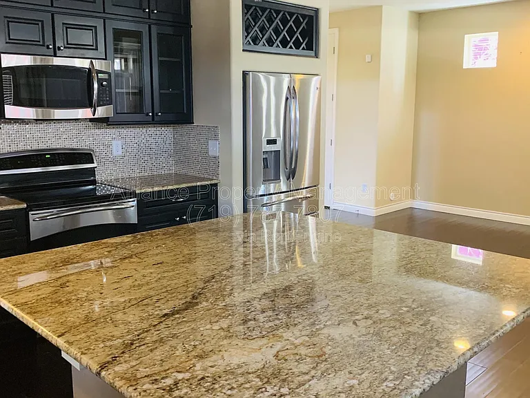 8284 Cypress Wood Dr — Photo 3