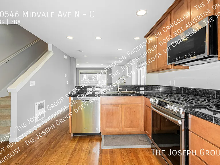 10546 Midvale Ave N #C — Photo 11