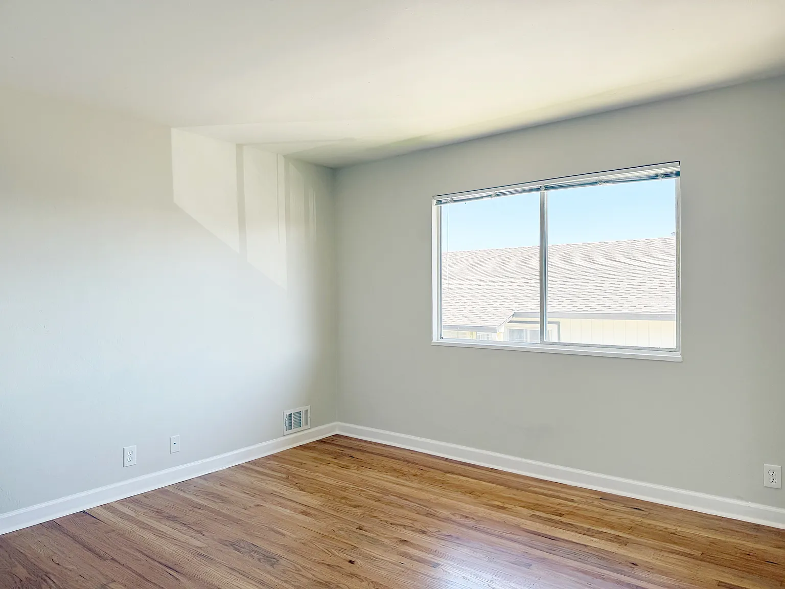 3320 Fasman Dr — Photo 4