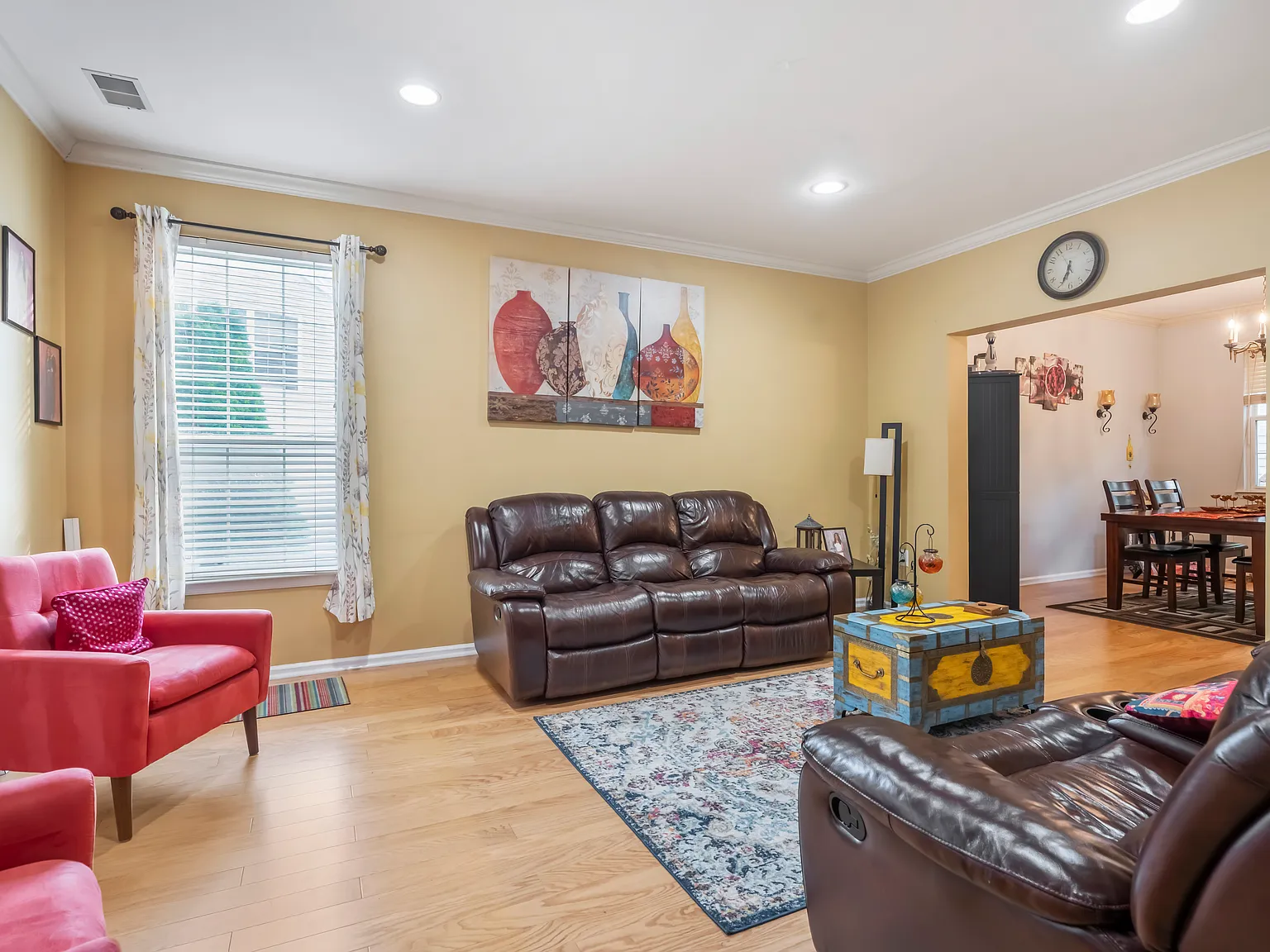 4 bed, 2.5 bath, 2461 sqft, $5,000 — Photo 3