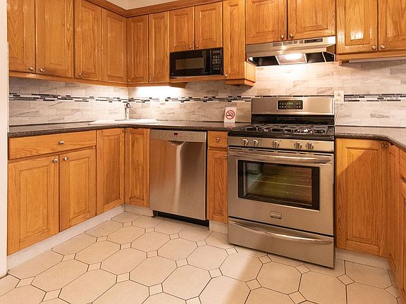 5th image of 231 W 136th St APT 1