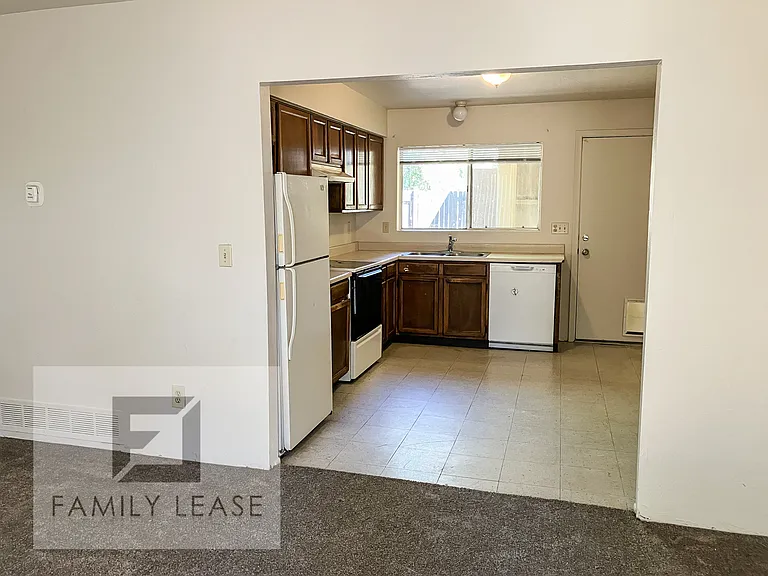 4055 E Bellevue St — Photo 6