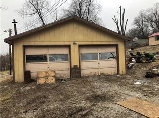 705 Barton St, Camden, MO 64017