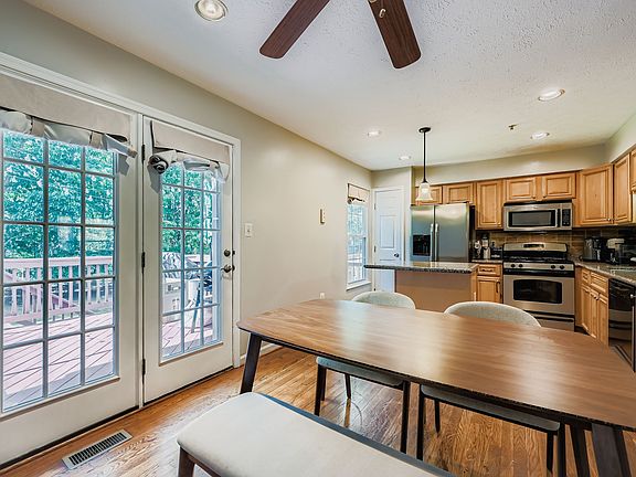 5th image of 708 Pine Drift Dr