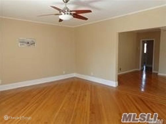 5th image of 229 E Walnut St