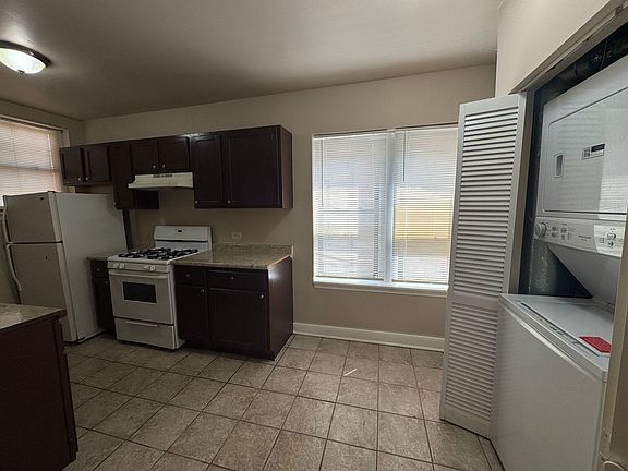 3rd image of 4840 W Adams St APT 2N