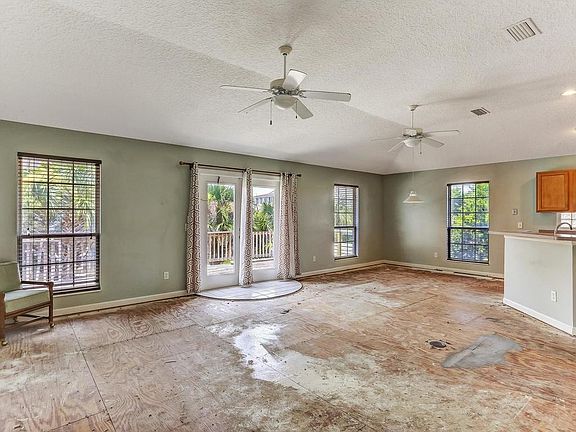 4th image of 1732 Leslie Ct