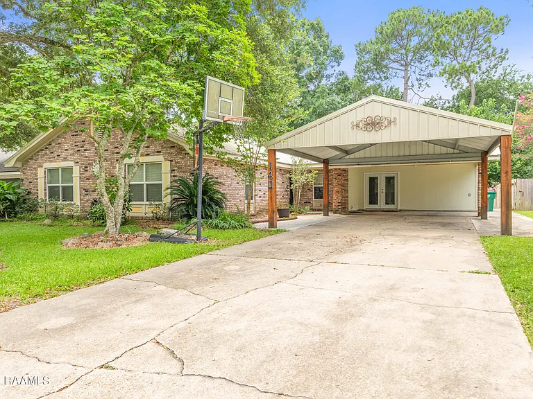 140 Orangewood Dr — Photo 29