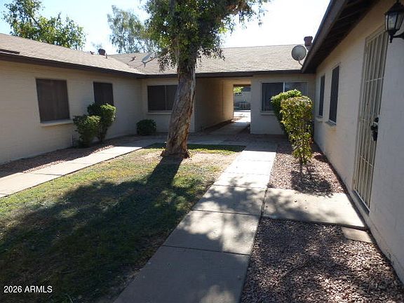 2nd image of 1024 W MALIBU Drive