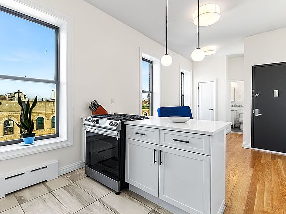 2nd image of 764 Saint Johns Pl APT 4C