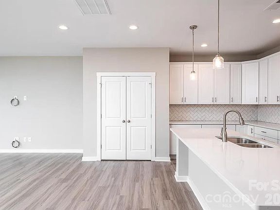 4th image of 312 Cannamela Dr
