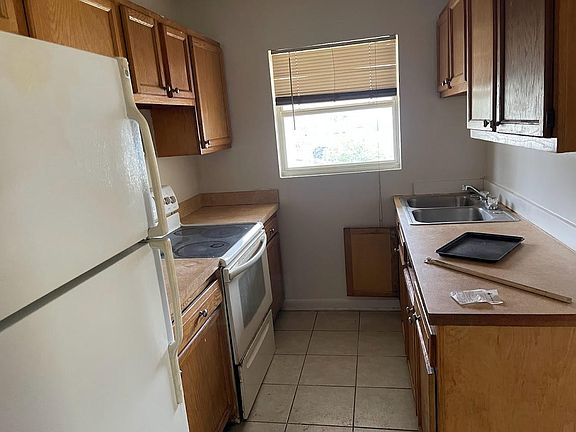 2nd image of 1728 W 31st St