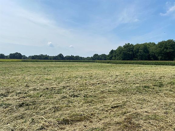 3rd image of 8786 Schmalz Rd