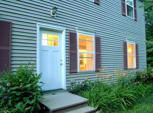 317 Turkey Hill Rd #B, Northampton, MA 01062