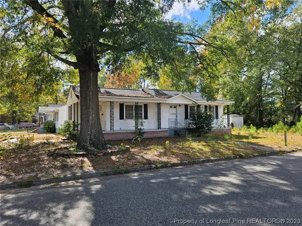 317 McLean St, Laurinburg, NC 28352