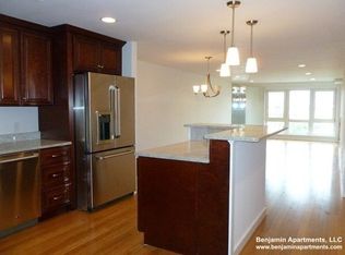 1000 Marina Dr #305E, Quincy, MA 02171