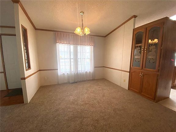 4th image of 350 N Laurel Dr