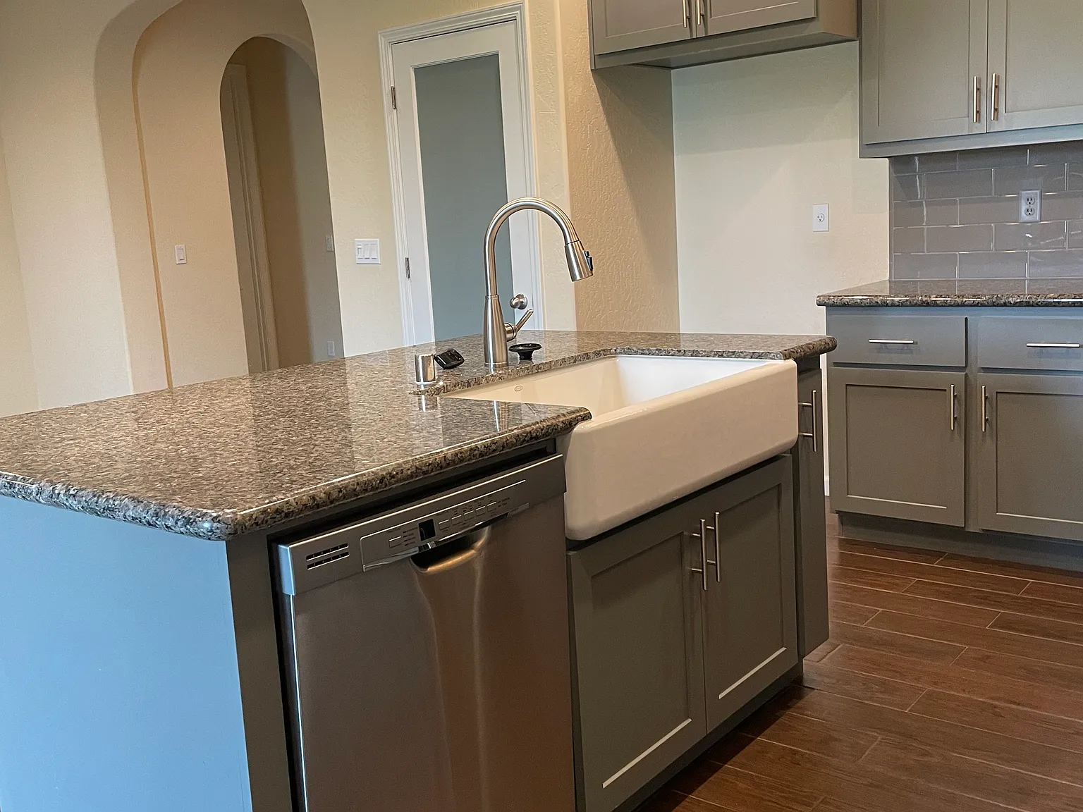 3 bed, 1778 sqft, $2,200 — Photo 3