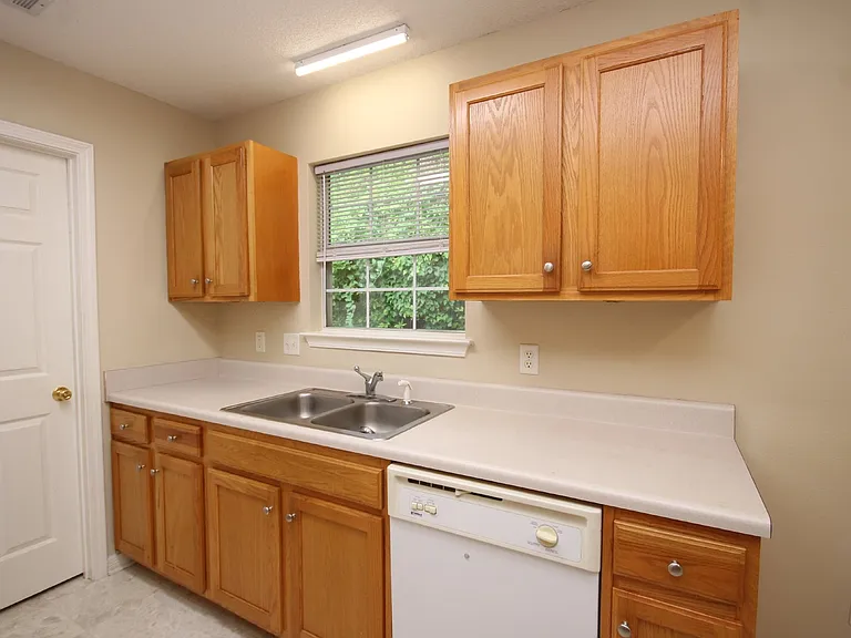 2289 Wyatt St — Photo 8
