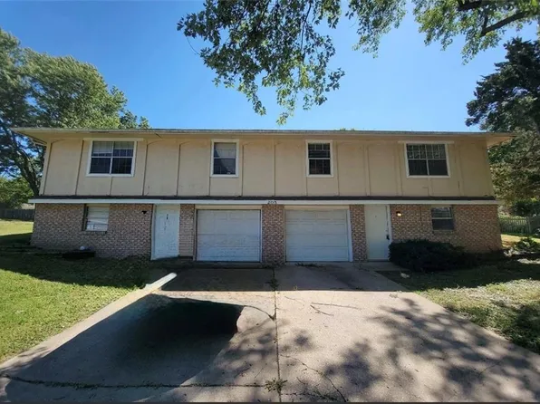 205 NE Westwind Dr, Lees Summit, MO 64086