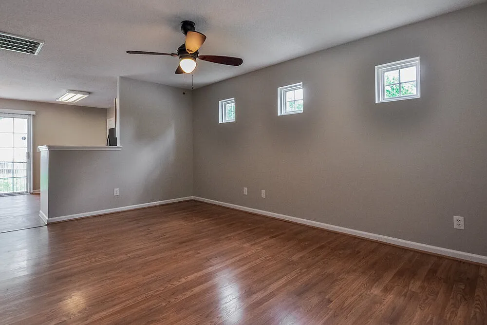 3 bed, 3.0 bath, 1439 sqft, $1,810 — Photo 4
