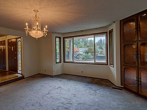 3rd image of 6428 Shady Ln SE