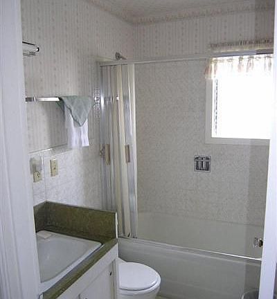 4th image of 221 McCormick St NE