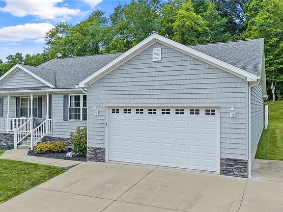 4th image of 273 Summit Dr