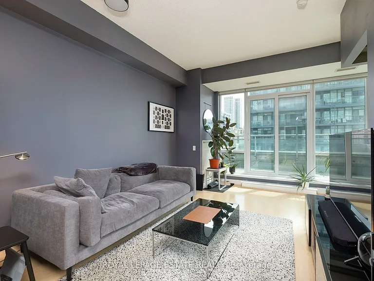 112 George St S #S711 — Photo 10
