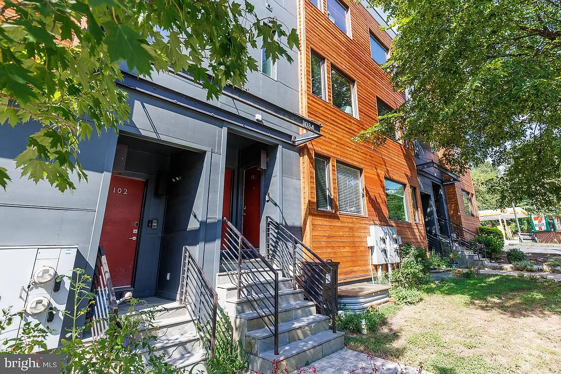 Otis Place Flats — Photo 1
