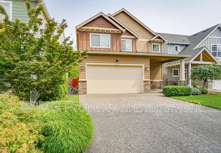 1403 SE 194th Pl — Photo 2