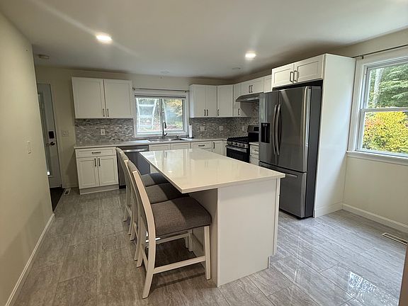 2nd image of 87 Bradford Rd #3
