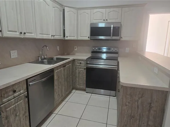 7510 NW 175th St #7510, Hialeah, FL 33015