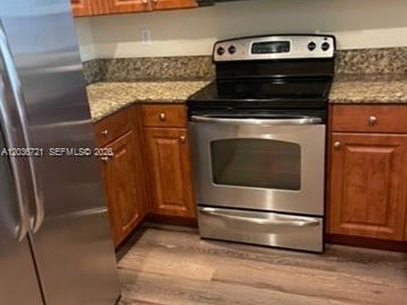 5th image of 211 Las Brisas Cir #Th