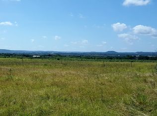 308 Boardwalk Dr, Center Point, TX 78010