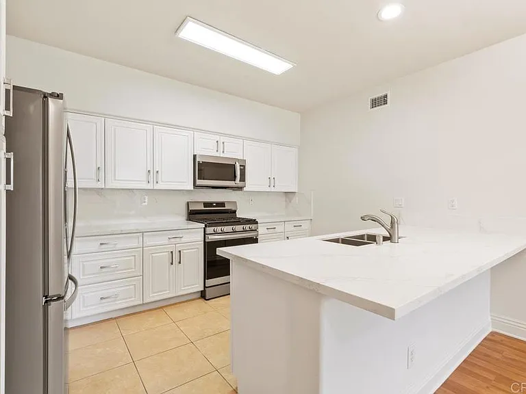 12368 Carmel Country Rd #D207 — Photo 5