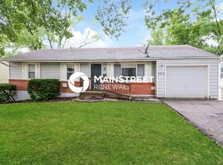 206 Maple St, Liberty, MO 64068