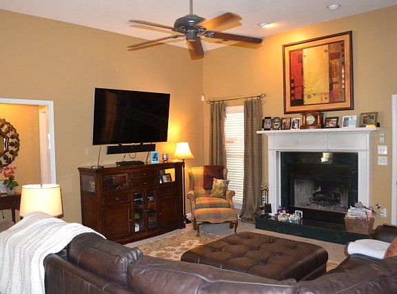 3rd image of 108 Wood Creek Trl