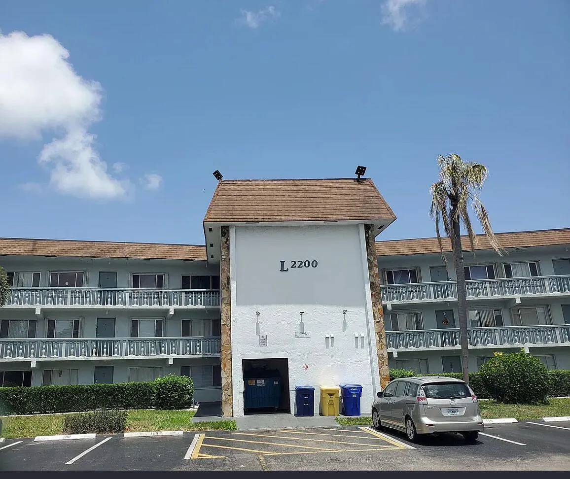 1 bed, 1.5 bath, 756 sqft, $1,550 — Photo 1