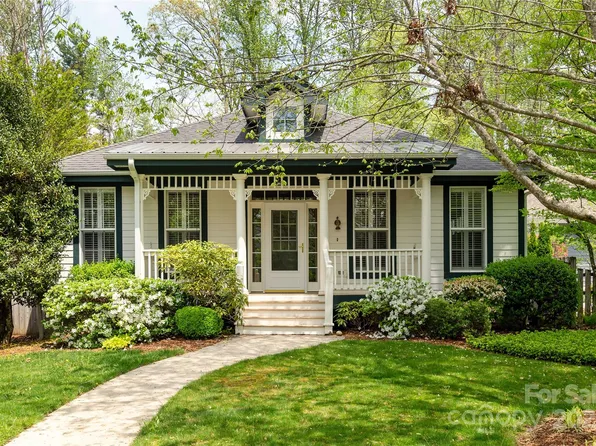 6 Stepping Stone Ln, Flat Rock, NC 28731