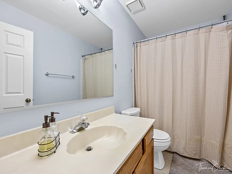 435 Ascot Ln — Photo 12