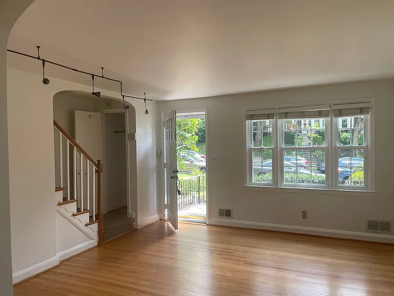114 Brandon Rd — Photo 17