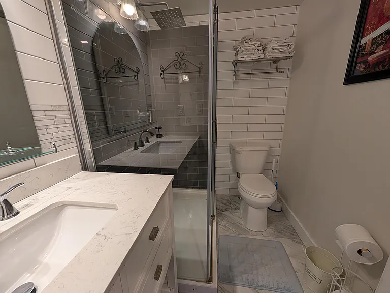 192 Adelaide St #HOUSE — Photo 11
